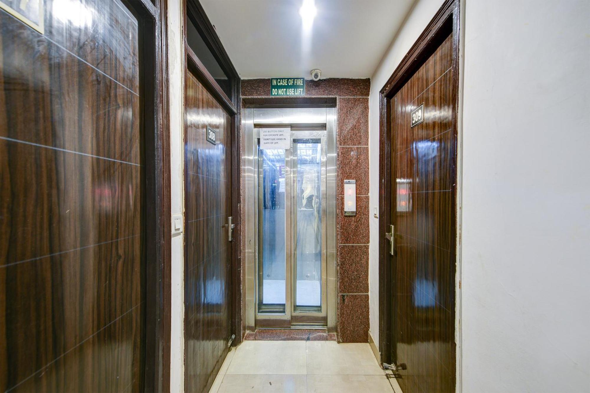Hotel Kelvish Free Airport Pickup Нью-Делі Екстер'єр фото